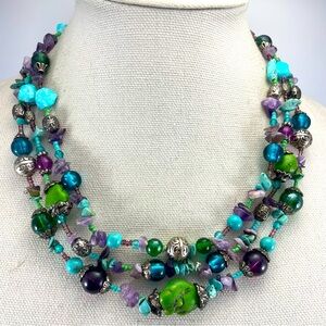 Beautiful Unsigned Layered Turquoise Dyed Howlite Amethyst Nugget Glass Necklace